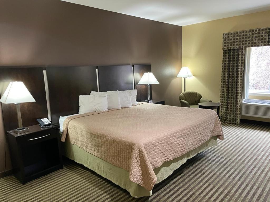 Whitney Inn & Suites Hamden Exteriér fotografie