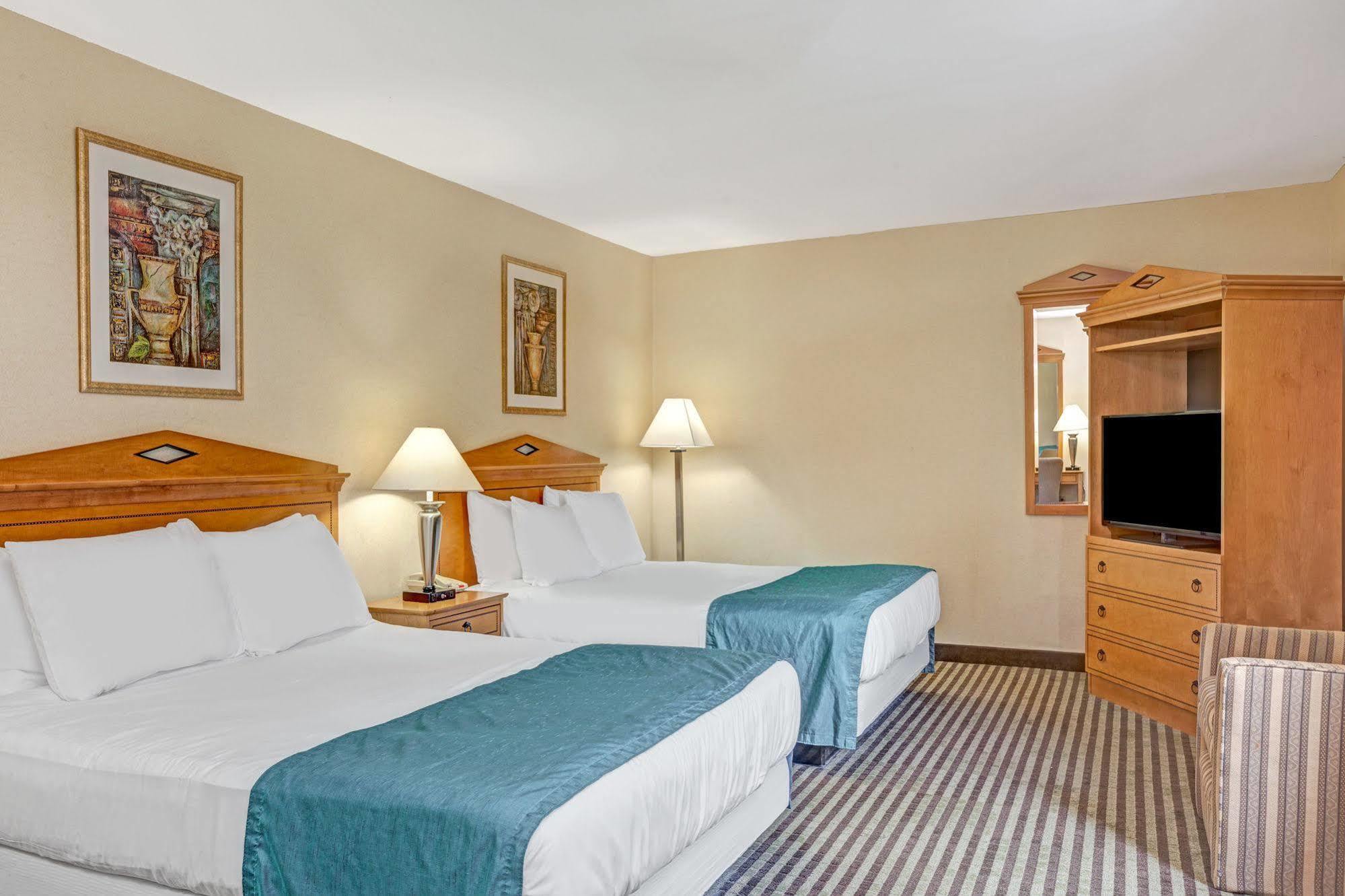 Whitney Inn & Suites Hamden Exteriér fotografie